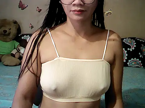 Snapshot of Mia_Rein chatting on 04-10-26, 01:33 Mia Rein online show from 04-10-26, 01:33