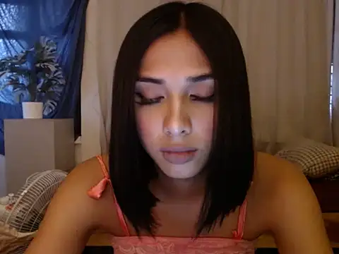 Snapshot of TSqueenOfCUM chatting on 07-13-26, 09:23 TSqueenOfCUM online show from 07-13-26, 09:23