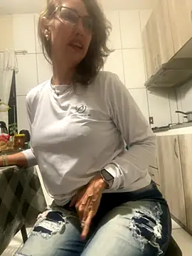 Snapshot of RAIRAsexy chatting on 10-30-25, 02:46 RAIRAsexy online show from 10-30-25, 02:46