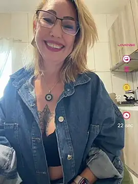 Snapshot of RAIRAsexy chatting on 06-14-26, 07:49 RAIRAsexy online show from 06-14-26, 07:49