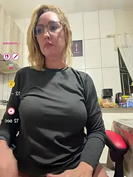 Snapshot of RAIRAsexy chatting on 07-14-26, 02:05 RAIRAsexy online show from 07-14-26, 02:05