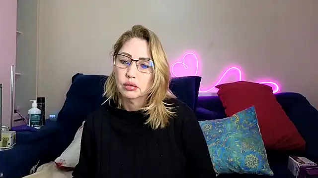 Snapshot of RAIRAsexy chatting on 07-14-26, 11:43 RAIRAsexy online show from 07-14-26, 11:43