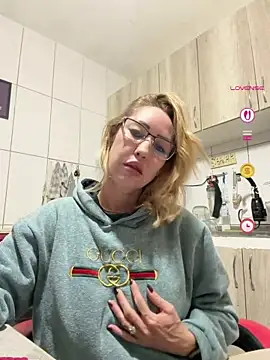 Snapshot of RAIRAsexy chatting on 07-21-26, 08:16 RAIRAsexy online show from 07-21-26, 08:16