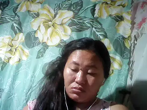 Snapshot of Sexyhorney4u chatting on 03-06-25, 07:43 Sexyhorney4u online show from 03-06-25, 07:43