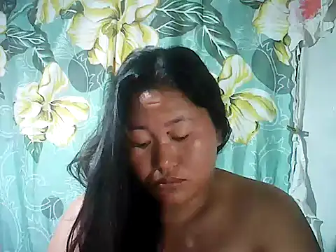 Snapshot of Sexyhorney4u chatting on 09-09-25, 09:25 Sexyhorney4u online show from 09-09-25, 09:25