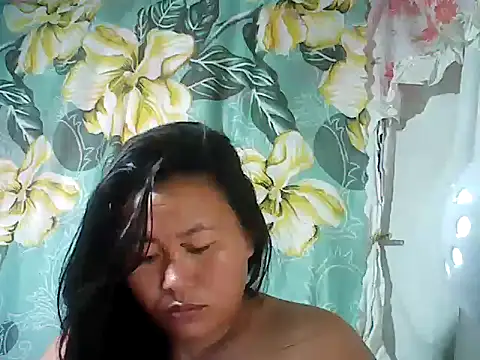 Snapshot of Sexyhorney4u chatting on 09-26-25, 05:06 Sexyhorney4u online show from 09-26-25, 05:06