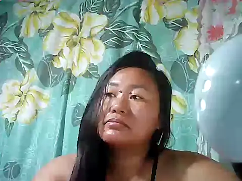 Snapshot of Sexyhorney4u chatting on 10-05-25, 09:34 Sexyhorney4u online show from 10-05-25, 09:34