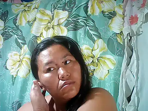 Snapshot of Sexyhorney4u chatting on 10-13-25, 05:46 Sexyhorney4u online show from 10-13-25, 05:46