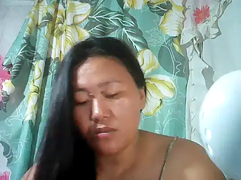 Snapshot of Sexyhorney4u chatting on 10-31-25, 04:08 Sexyhorney4u online show from 10-31-25, 04:08