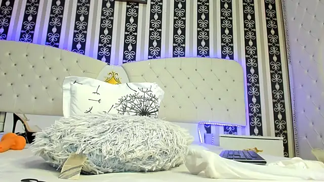 Snapshot of Aidasina chatting on 02-07-25, 02:19 Aidasina online show from 02-07-25, 02:19