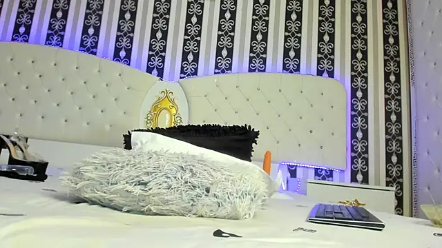 Snapshot of Aidasina chatting on 02-09-25, 02:17 Aidasina online show from 02-09-25, 02:17