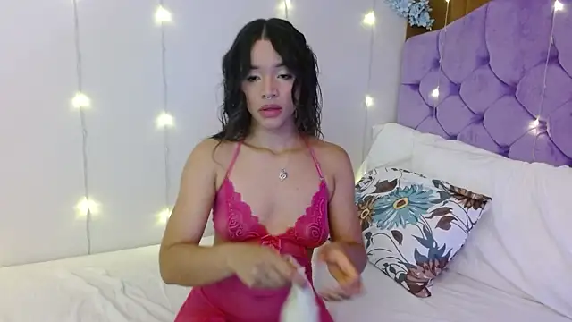 Snapshot of kiarablue chatting on 12-19-24, 02:01 kiarablue online show from 12-19-24, 02:01