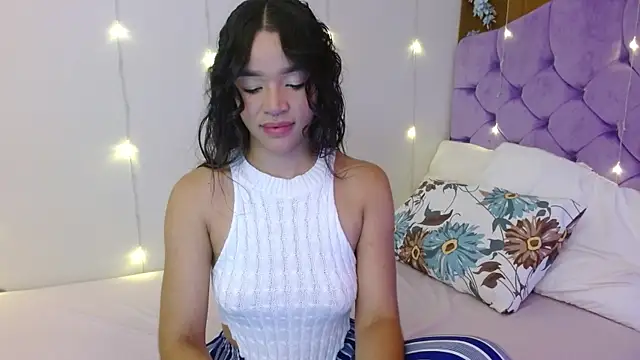 Snapshot of kiarablue chatting on 01-13-25, 01:45 kiarablue online show from 01-13-25, 01:45