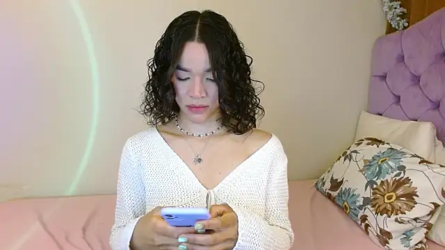 Snapshot of kiarablue chatting on 10-11-25, 01:49 kiarablue online show from 10-11-25, 01:49