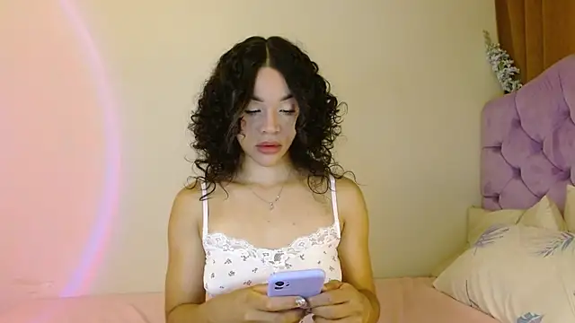 Snapshot of kiarablue chatting on 03-31-26, 02:13 kiarablue online show from 03-31-26, 02:13