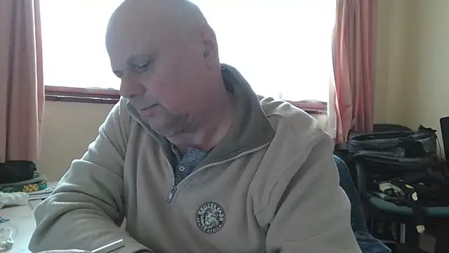 Snapshot of DaddyCumBumZA chatting on 09-17-25, 11:45 DaddyCumBumZA online show from 09-17-25, 11:45