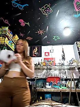 Snapshot of Nanybaker95 chatting on 09-21-25, 10:44 Nanybaker95 online show from 09-21-25, 10:44