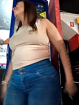 Snapshot of Nanybaker95 chatting on 11-20-25, 04:12 Nanybaker95 online show from 11-20-25, 04:12