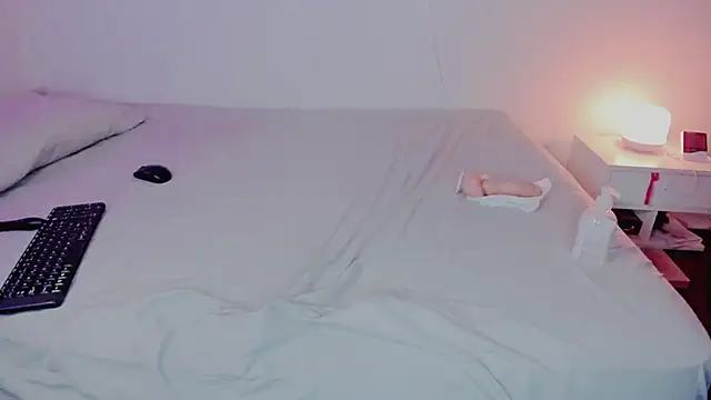 Snapshot of Amelia75 chatting on 12-10-24, 01:22 Amelia75 online show from 12-10-24, 01:22