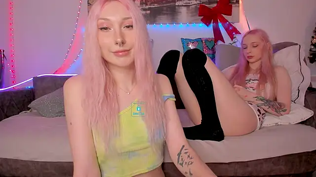 Snapshot of AlexRoseLiRed chatting on 01-12-25, 08:47 AlexRoseLiRed online show from 01-12-25, 08:47