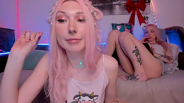 Snapshot of AlexRoseLiRed chatting on 01-20-25, 07:57 AlexRoseLiRed online show from 01-20-25, 07:57