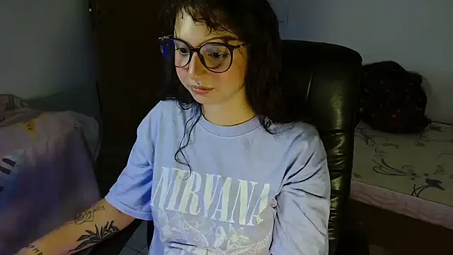 Snapshot of myamillor chatting on 01-06-25, 10:05 myamillor online show from 01-06-25, 10:05