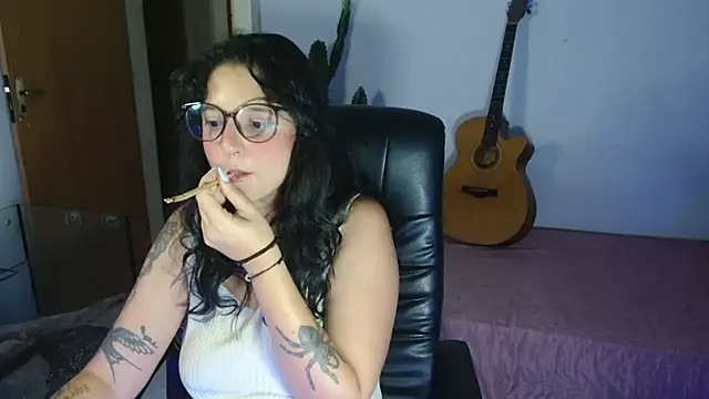 Snapshot of myamillor chatting on 02-19-25, 10:20 myamillor online show from 02-19-25, 10:20