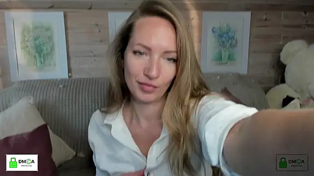 Snapshot of Queenymel chatting on 09-11-25, 03:56 Queenymel online show from 09-11-25, 03:56