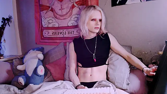 Snapshot of Alien_Bella chatting on 02-02-26, 02:16 Alien Bella online show from 02-02-26, 02:16