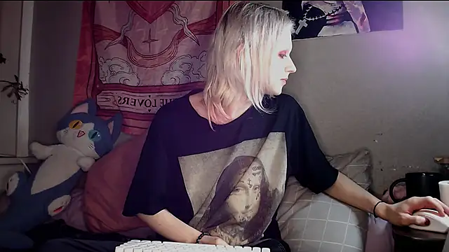 Snapshot of Alien_Bella chatting on 02-22-26, 12:34 Alien Bella online show from 02-22-26, 12:34