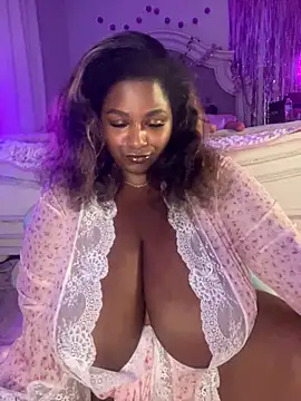 Snapshot of BigFineSelena chatting on 03-28-26, 10:37 BigFineSelena online show from 03-28-26, 10:37