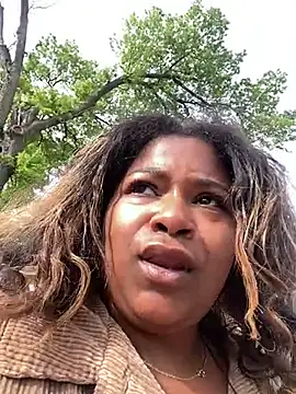 Snapshot of BigFineSelena chatting on 04-12-26, 02:11 BigFineSelena online show from 04-12-26, 02:11