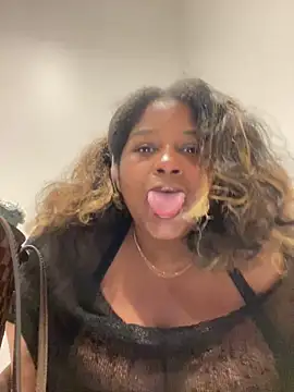 Snapshot of BigFineSelena chatting on 04-14-26, 02:56 BigFineSelena online show from 04-14-26, 02:56