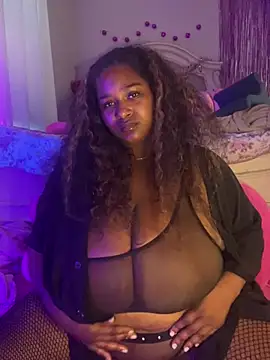 Snapshot of BigFineSelena chatting on 06-12-26, 01:04 BigFineSelena online show from 06-12-26, 01:04