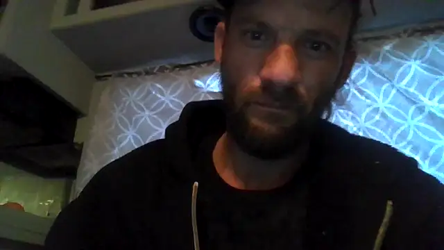 Snapshot of goodick4u28 chatting on 11-11-25, 10:43 goodick4u28 online show from 11-11-25, 10:43