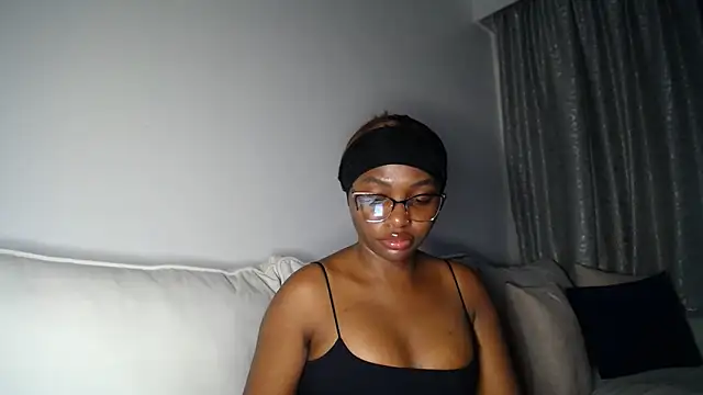 Snapshot of Pretty_Liya08 chatting on 04-20-26, 05:48 Pretty Liya08 online show from 04-20-26, 05:48