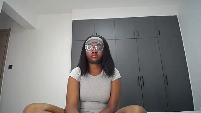 Snapshot of Pretty_Liya08 chatting on 07-03-26, 01:06 Pretty Liya08 online show from 07-03-26, 01:06