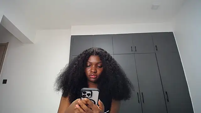 Snapshot of Pretty_Liya08 chatting on 07-16-26, 01:44 Pretty Liya08 online show from 07-16-26, 01:44