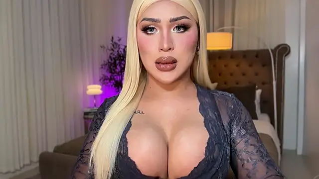 Your Majesty Tyra online show from 10-23-25, 05:40