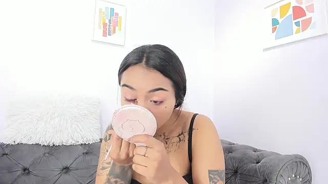 miss soffi  online show from 11-10-25, 12:15