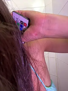 Snapshot of loolla_23 chatting on 03-01-25, 01:53 loolla 23 online show from 03-01-25, 01:53