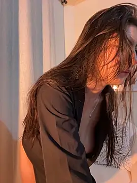 Snapshot of loolla_23 chatting on 10-02-25, 12:39 loolla 23 online show from 10-02-25, 12:39