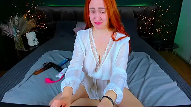 Kamilla Hot online show from 10-17-25, 05:43