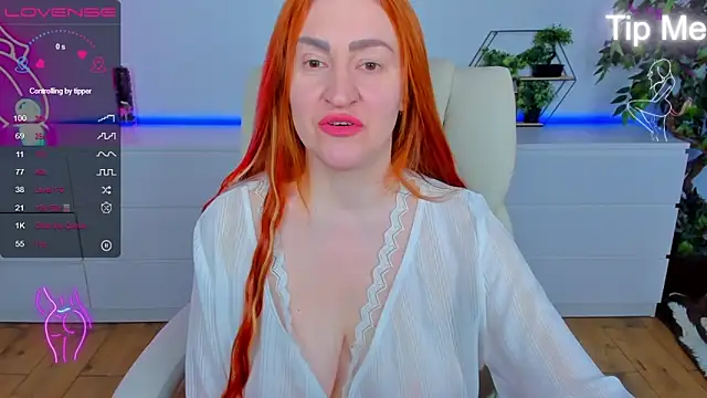 Kamilla Hot online show from 03-06-26, 07:05