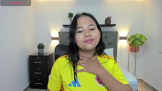 Snapshot of isabella_florez chatting on 02-22-25, 11:46 isabella florez online show from 02-22-25, 11:46