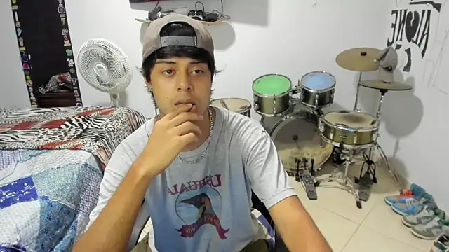 Zack falcon online show from 09-25-25, 03:21