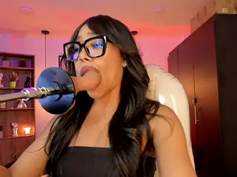 Olivia ds online show from 01-28-25, 04:18