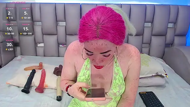 Kittywhiteass online show from 11-28-25, 03:42