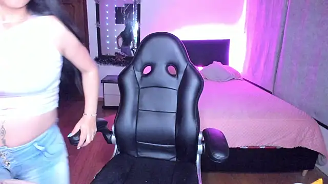 Snapshot of yesie_hot chatting on 12-07-24, 04:09 yesie hot online show from 12-07-24, 04:09