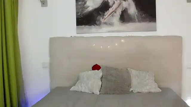 PetersEmily online show from 02-06-25, 03:09